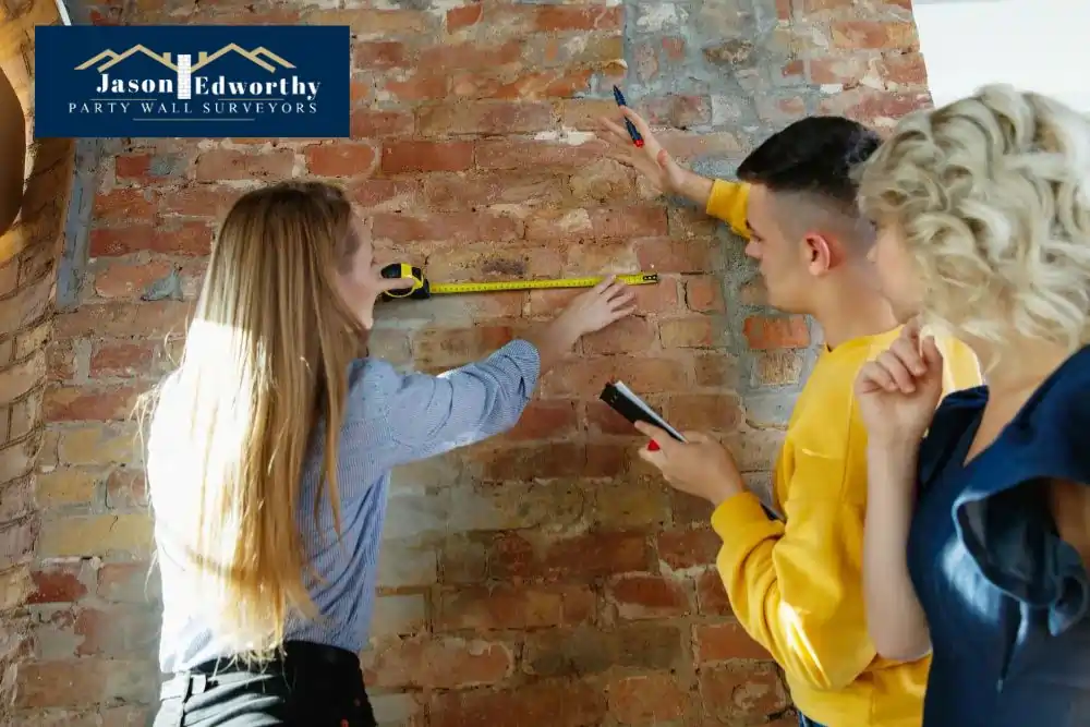 What are the responsibilities of a party wall surveyor Luton?